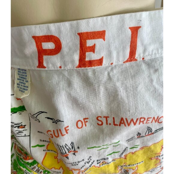 Vintage P.E.I. Kids Apron with Map and Landmarks, Cavendish Prince Edward Island - Picture 4 of 10